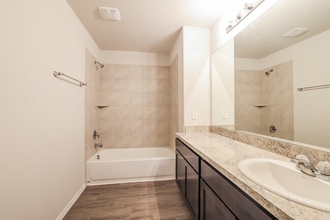 Building Photo - 13816 Winding Path Ln