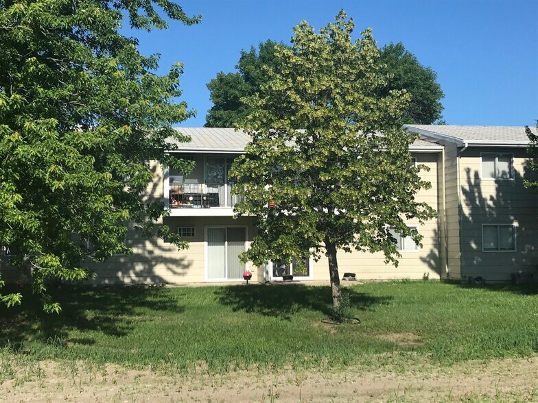 Building Photo - 2013 E Dakota Pkwy