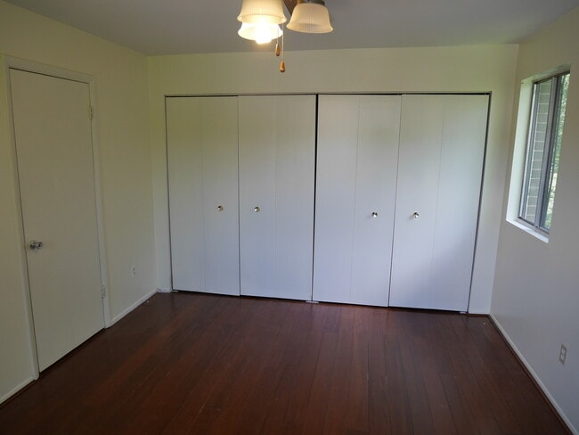 Building Photo - One Bedroom Condo located in Gardens At Owings Mills! - RENT SPECIAL 1/2 off Second Month's Rent