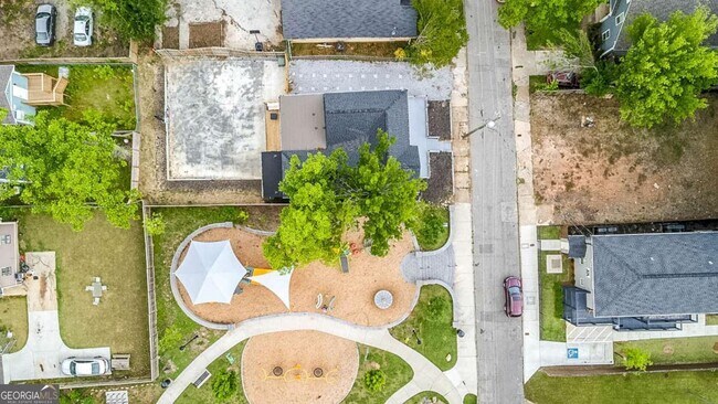 Building Photo - 620 Echo St NW