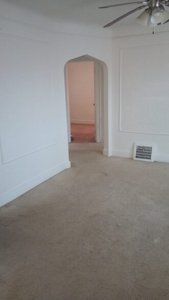 Building Photo - 15062 Cruse St