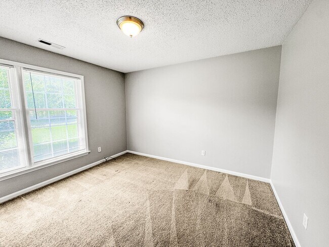 Building Photo - Nice 3 Bedroom Ranch