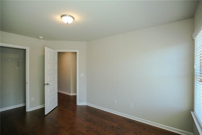 Building Photo - 2304 Shetley Creek Dr