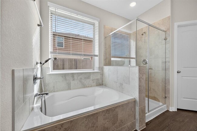 Building Photo - 206 White Wing Ln