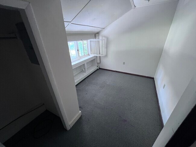 up bedroom #3 - 7 S Main St