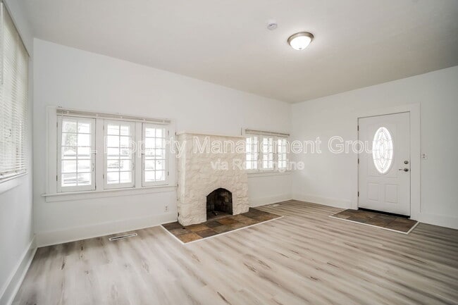 Building Photo - 56 E Coshocton St