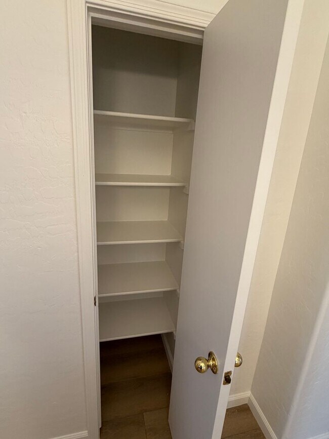 Building Photo - Gilbert 3 Bed, 2 Full Bath Single Story Home