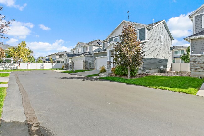 Building Photo - 9721 Fira Ln