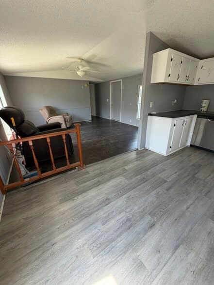 Building Photo - 310 Sunny Acres Rd