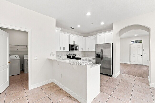 Building Photo - 10402 Eastpark Lake Dr
