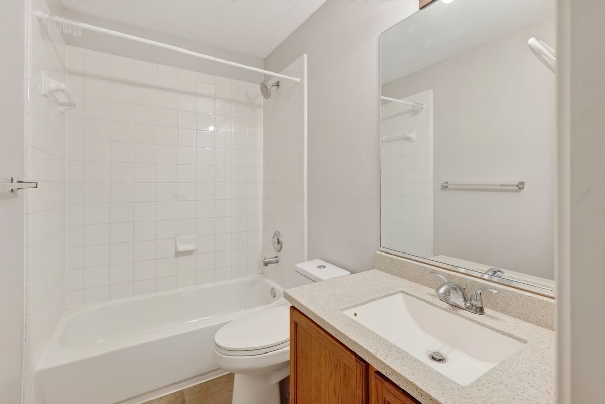 Building Photo - 7711 Parkwood Way