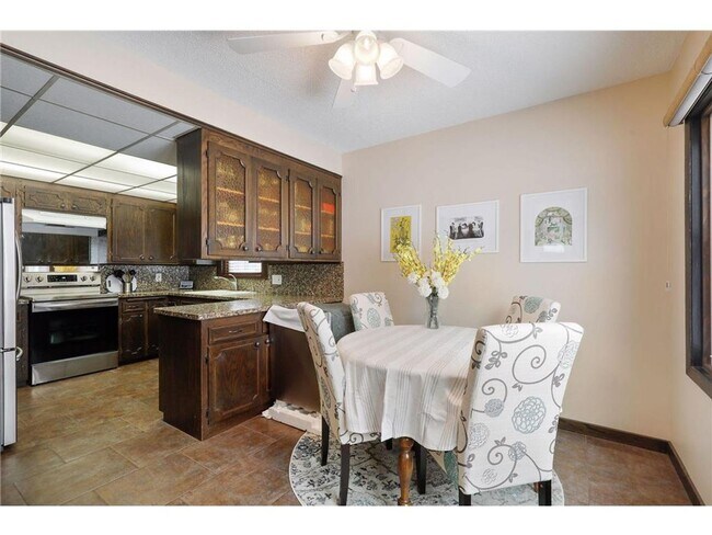 Building Photo - SINGLE FAMILY HOME! 3 CAR GARAGE BLOCKS FROM CAMDEN + NORTHEAST MPLS!