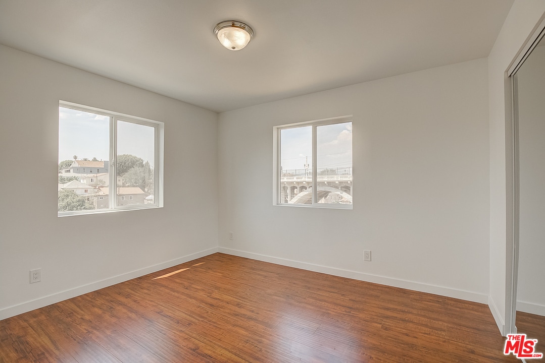 Building Photo - 419 S Lorena St