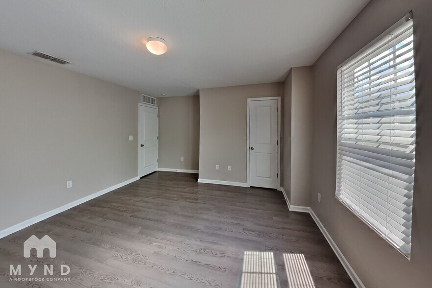 Building Photo - 752 Henley Ct