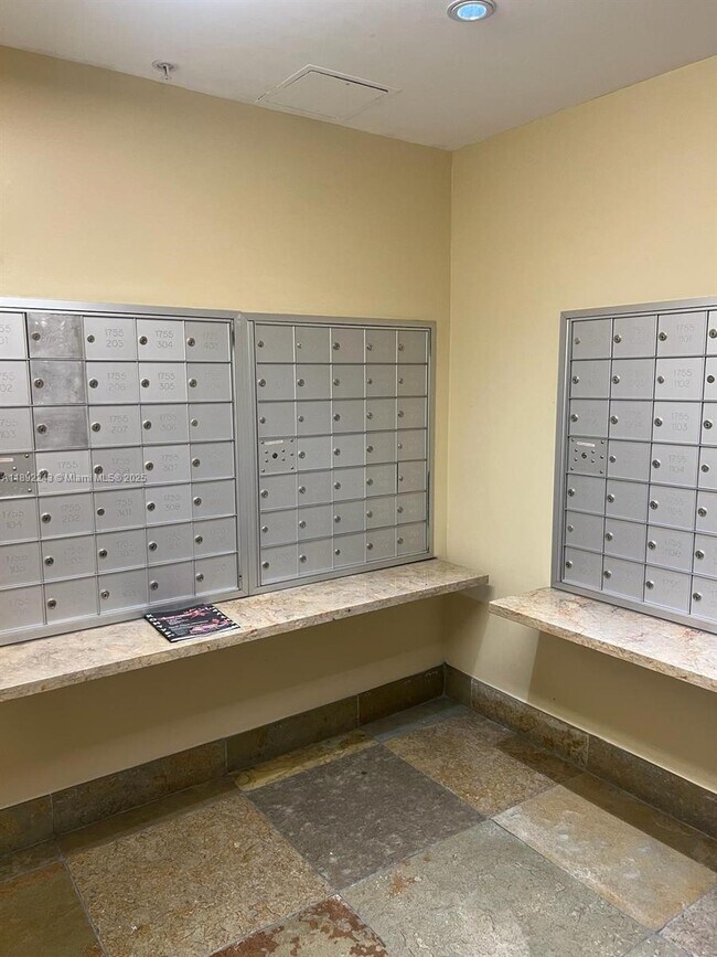 Building Photo - 1755 E Hallandale Beach Blvd