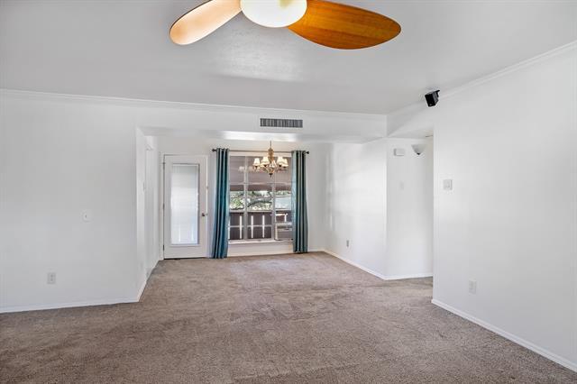 Building Photo - 10580 High Hollows Dr