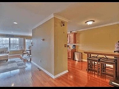 Building Photo - 1020 Vanguard Dr