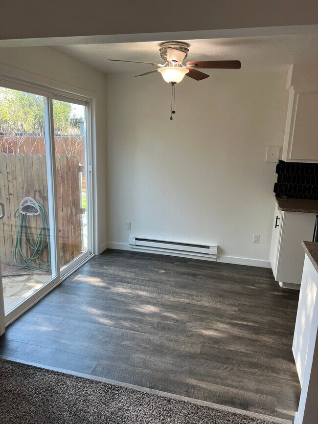 Building Photo - 1108 S Pond St