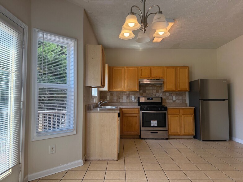 Building Photo - 259 Hardy Lillies Dr