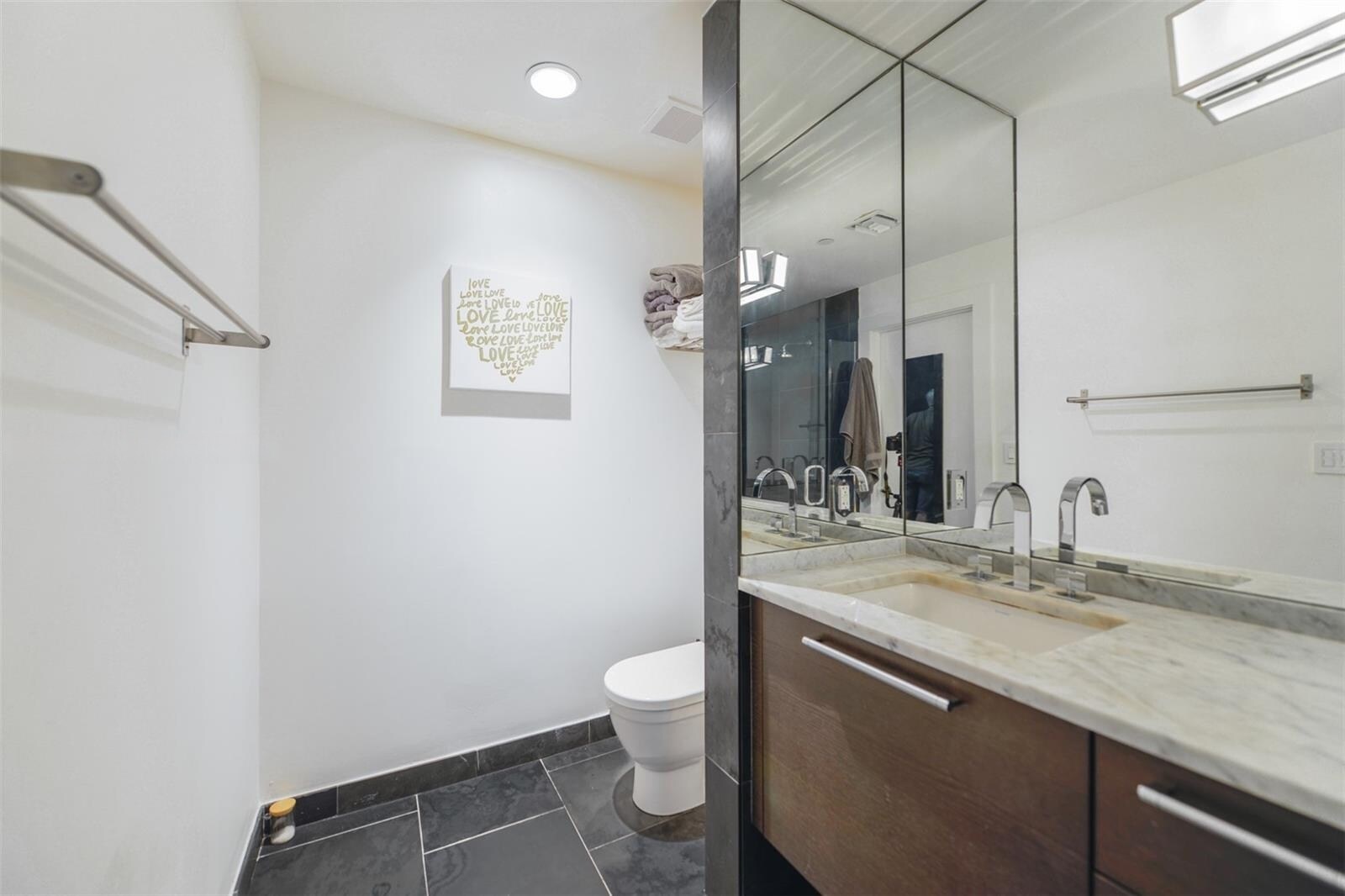 Building Photo - 900 Biscayne Blvd