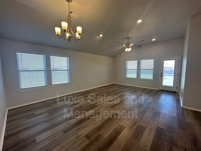 Building Photo - 15749 Potomac Dr
