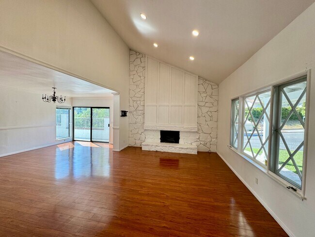 Building Photo - Very Spacious home in the desirable Porter Ranch area with a separate detached guest house