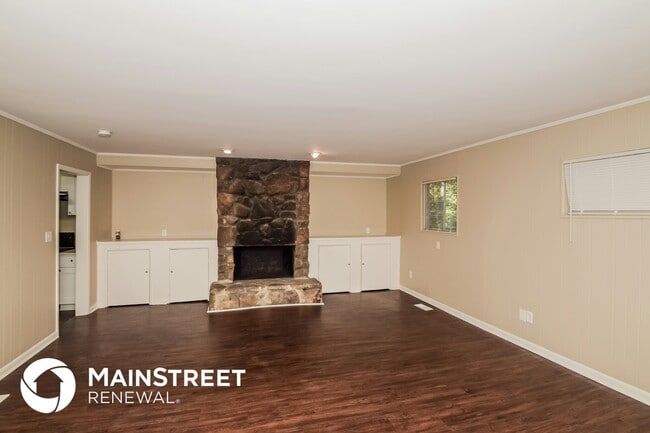 Building Photo - 1128 Lay Dr