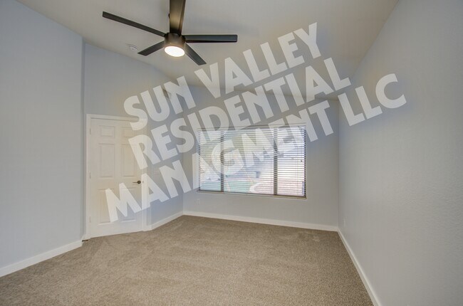 Building Photo - 17526 W Coyote Trail Dr