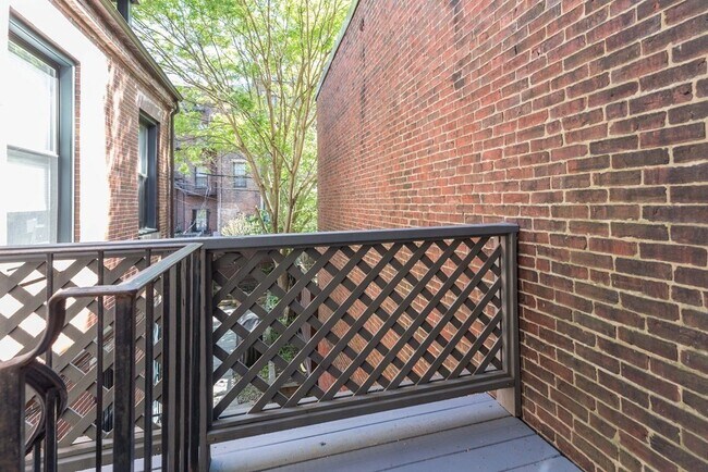 Building Photo - 608 Massachusetts Ave