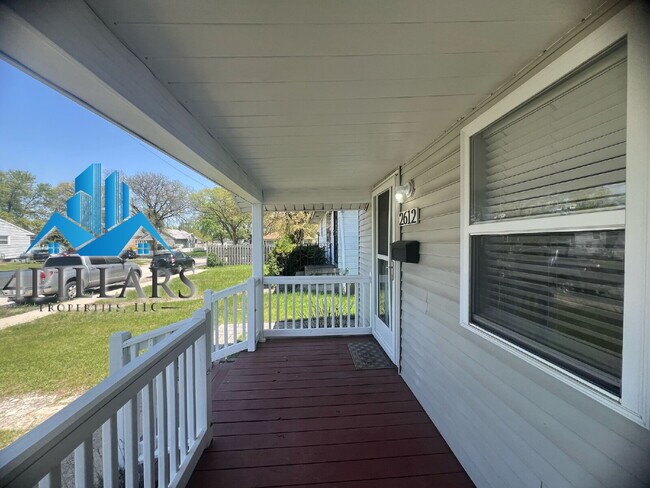 Building Photo - 2612 Vine Ct