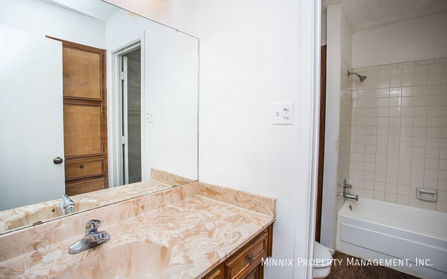 Building Photo - 1103 80th St