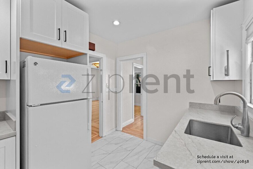 Building Photo - 2242 E 32nd St