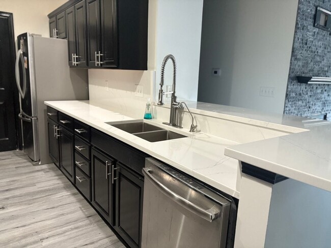 Building Photo - 2BR/2BA in Southwest Champaign
