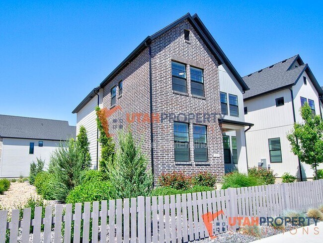 Building Photo - 3069 N 300 W