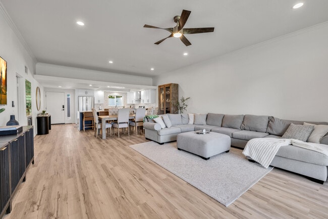 Building Photo - 47760 Eisenhower Dr