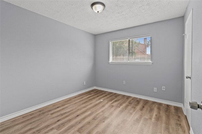 Building Photo - 20903 Union Park Dr