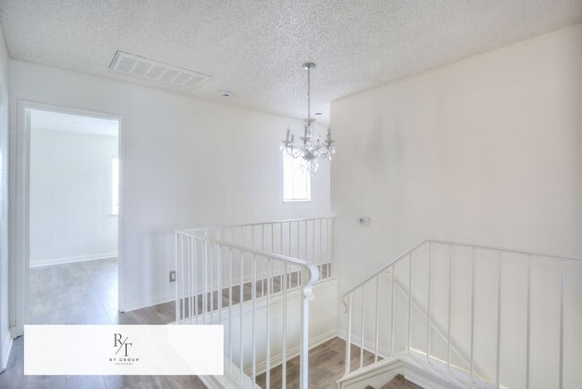 Building Photo - Freshly painted and featuring brand new 2nd-floor flooring 3 Bedrooms, 2.5 Bathroom in Baldwin Park