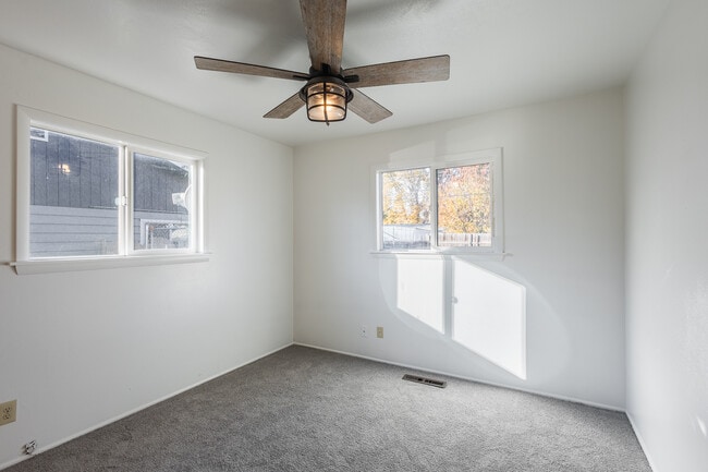 Building Photo - 1609 N Plateau Ave