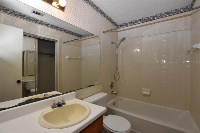 Building Photo - 11404 Walnut Ridge Dr