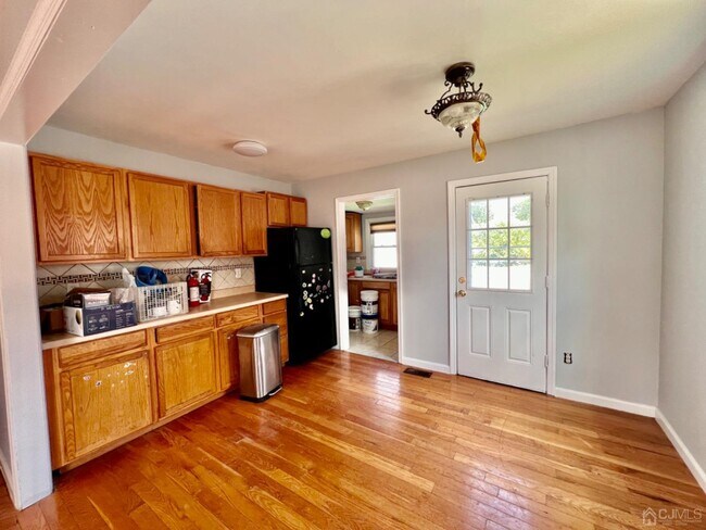 Building Photo - 52 Marconi Ave