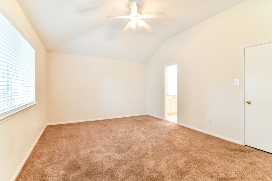 Building Photo - 17606 Glenwolf Dr