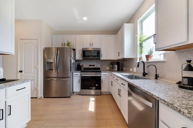 Building Photo - 2860 Grand Anse Dr