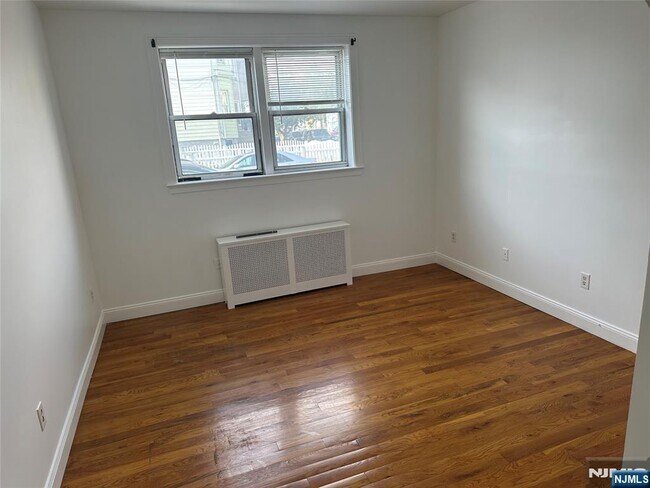 Building Photo - 346 Highland Ave