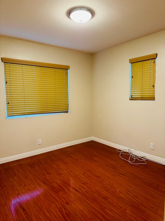 Bedroom 2 - 555 W Lemon Ave