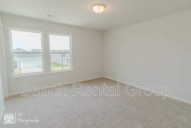 Building Photo - 1863 Villena Dr