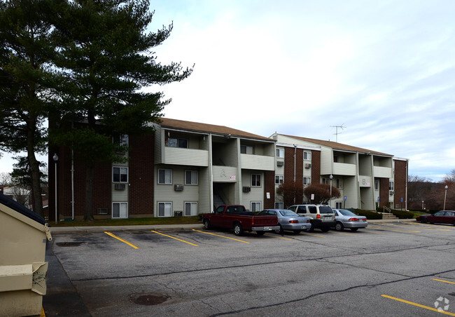 Building Photo - Riverbend Apartments