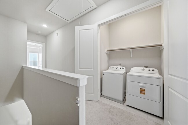 Building Photo - 1307 W 24th St