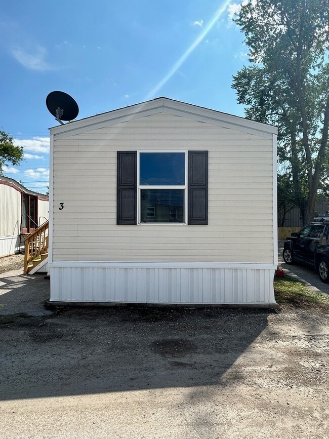 Building Photo - Mobile Home