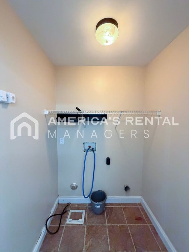 Building Photo - Calera One-Level Living with Spacious Layout