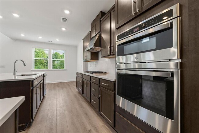 Building Photo - 8715 Chesford Grv